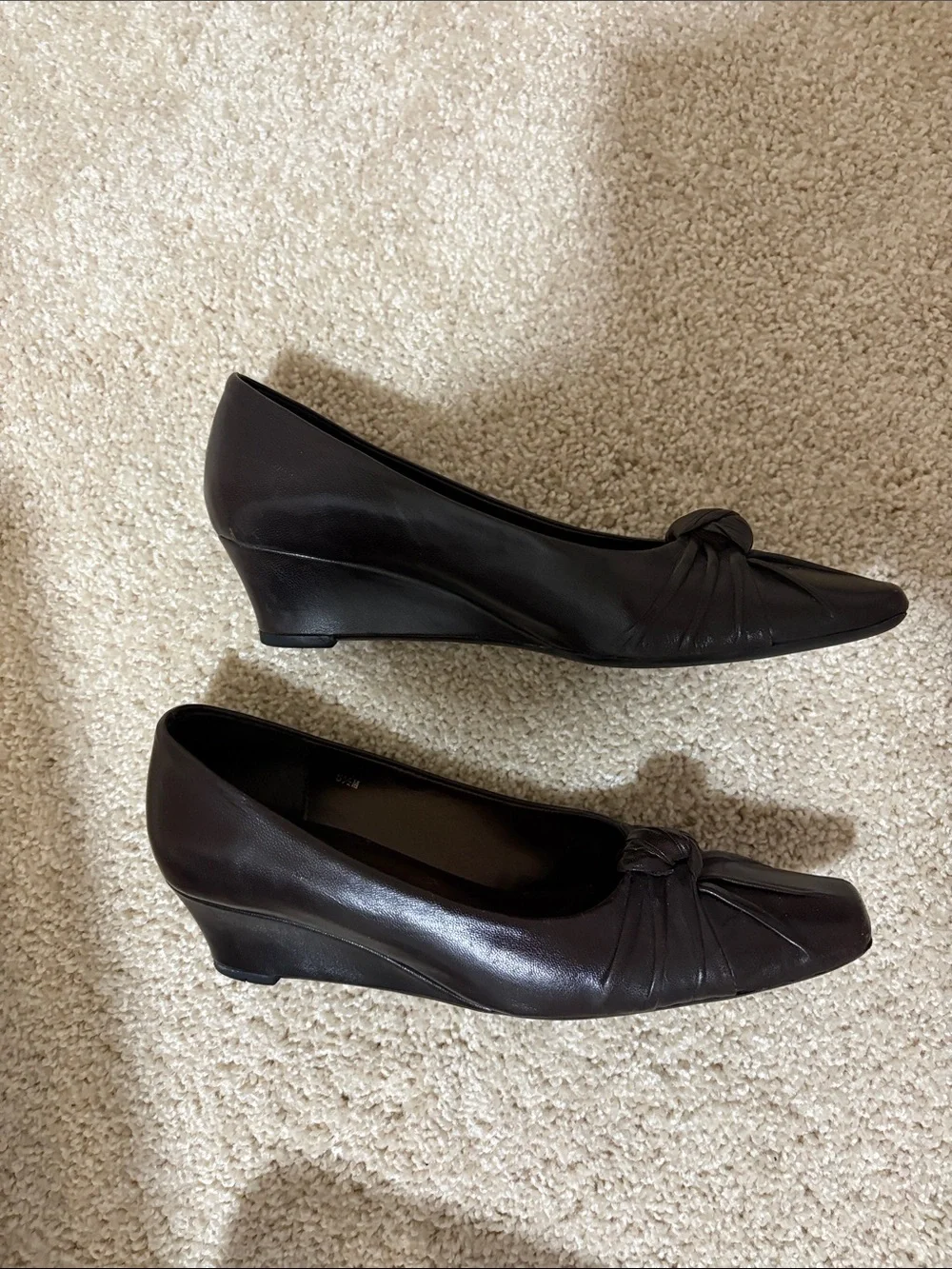 Brown Leather Knot-Detail Pumps